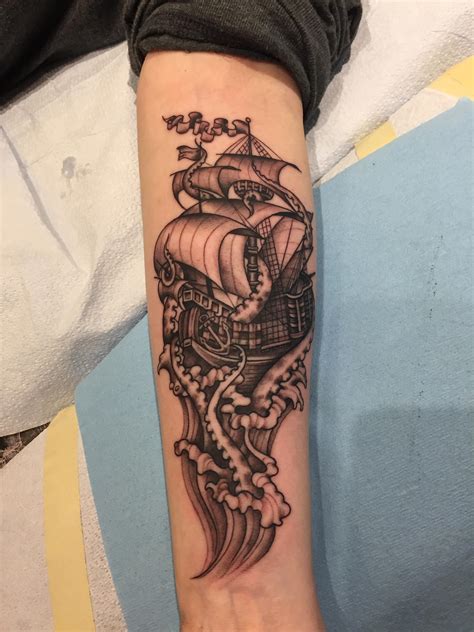 Share 63+ kraken attacking ship tattoo - in.cdgdbentre