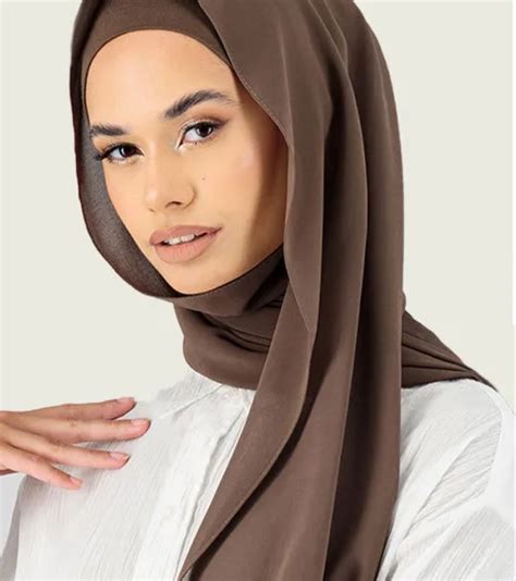 Two Piece Set Chiffon Hijab with matching Undercap – Qurani Art