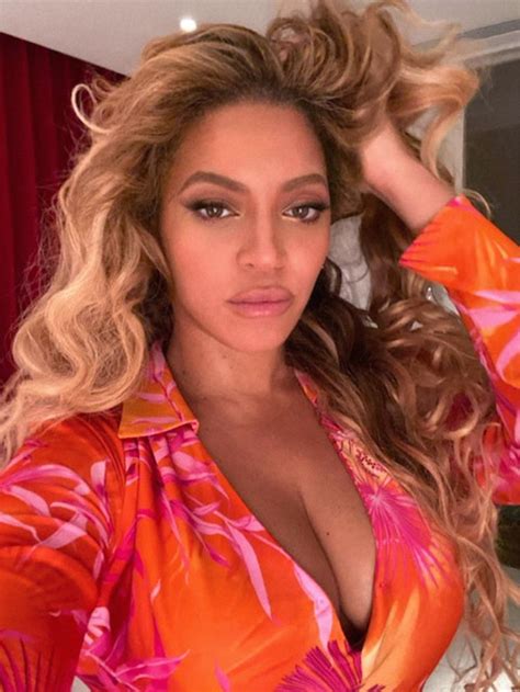 Beyoncé Wore Pink and Orange Tropical Print Dress in Miami | PS Fashion