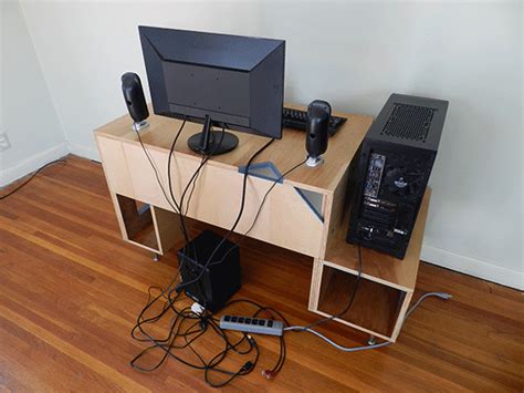 VIKTER Gaming Desk on Behance | Diy computer desk, Gaming computer desk, Gaming desk