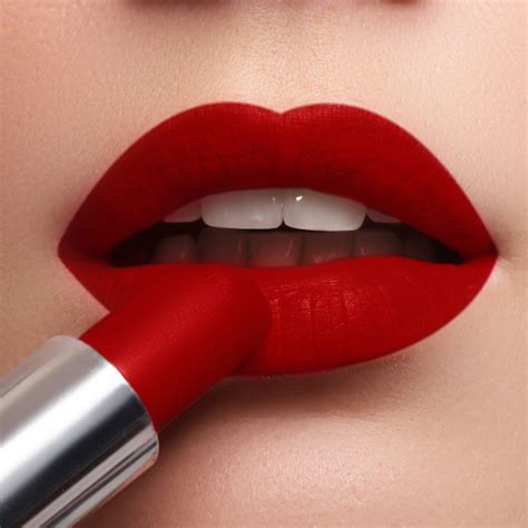 Night Makeup 101: Guide to Wearing Red Lipstick