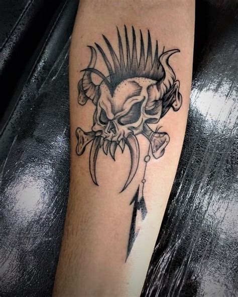 Pin de Wojciech Szymański em Tatuaże | Tatuagem metallica, Tatuagem de metal, Tatoo