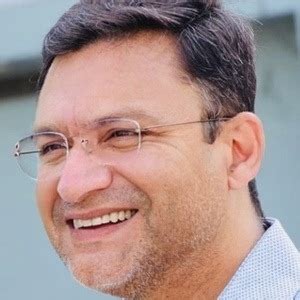 Akbaruddin Owaisi - Age, Family, Bio | Famous Birthdays