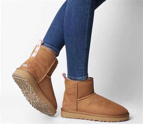 Women's New Uggs 2024 - Coreen Corinna