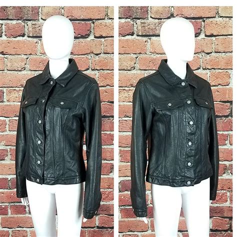 Gap Women's Black Jacket | Depop