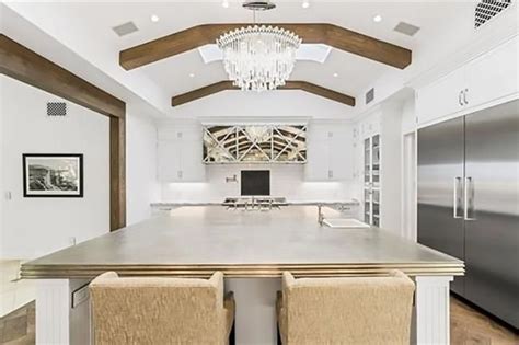 See Inside Joe Rogan’s Fully Customisable $4.5M Bell Canyon Mansion ...