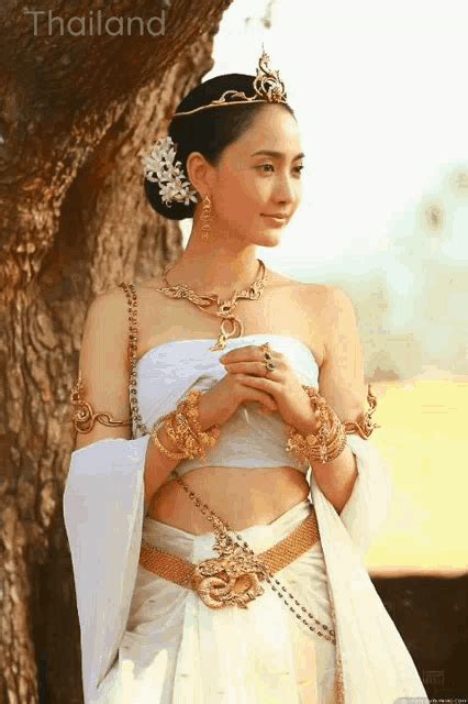 Thailand Outfit, Thailand Fashion, Traditional Thai Clothing, Traditional Dresses, Thai Wedding ...