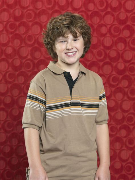 Nolan Gould as Luke Dunphy in #ModernFamily - Season 2 | Rico rodriguez