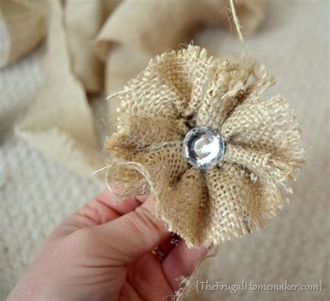 NO-sew Burlap Rosette tutorial | Fabric flower tutorial, Burlap rosettes, Fabric flowers diy