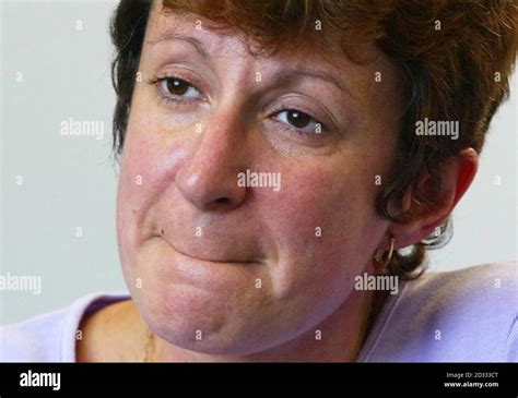 Police missing girl mother head head shot upset emotional hi-res stock photography and images ...
