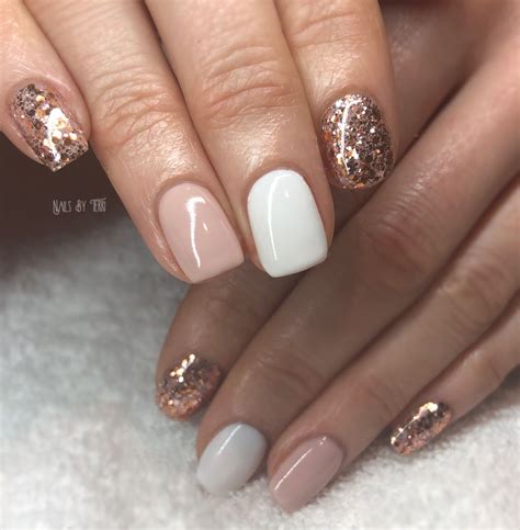 Gelish White, nude & Magpie glitter nails. Rose gold. Glitter Gel Nails, Fun Nails, Acrylic ...