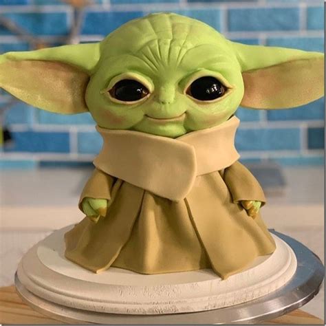 This Baby Yoda Cake Is Out Of This World | Yoda cake, Baby yoda cake, Yoda cake topper