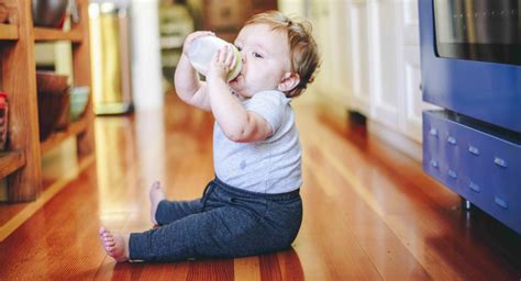 When to wean your baby off formula and transition to milk | BabyCenter