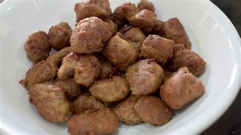 Why Canned Meatballs Are One Of The Best Pantry Items To Always Have On Hand