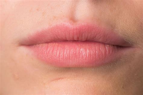 Best Way to Exfoliate Lips in Fall and Winter to Prevent Chapped Lips ...