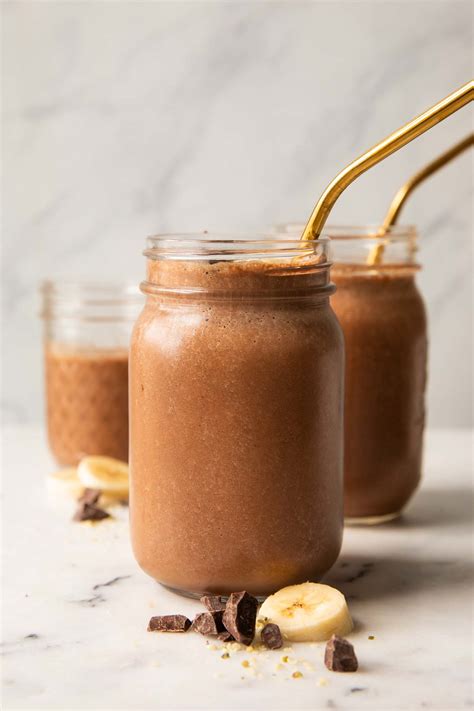 Chocolate Banana Smoothie (Easy Recipe!) - Jar Of Lemons