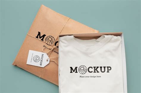 Premium PSD | Ecological t-shirt packaging mockup