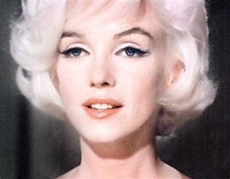 Marilyn Monroe liquid eyeliner | Marilyn monroe photos, Marilyn monroe, Marilyn