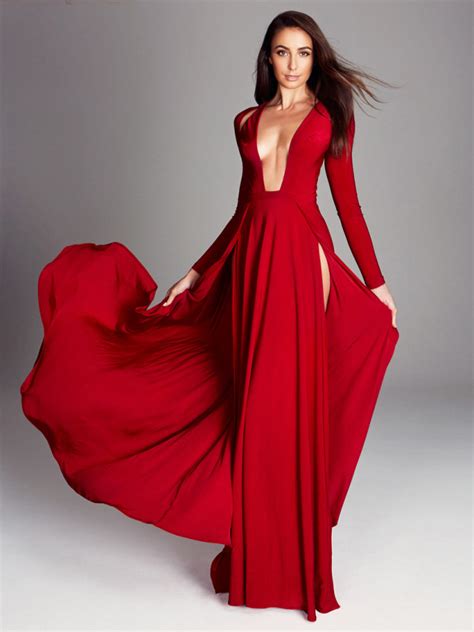 Lady in red - Bree Robertson