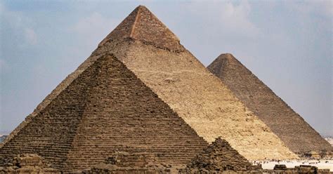 Corridor identified in Great Pyramid of Giza using cosmic rays