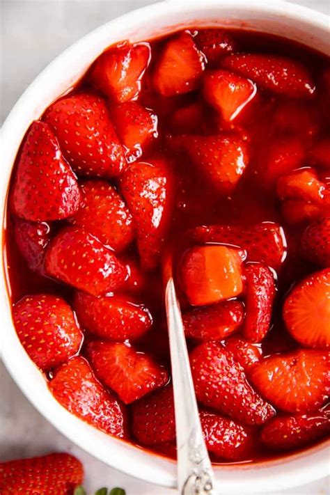 Homemade Strawberry Sauce (Strawberry Topping) Recipe - Savory Nothings