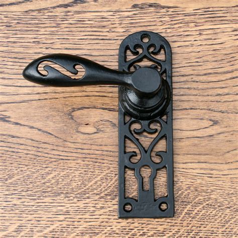 Share 165+ decorative iron door studs latest - seven.edu.vn