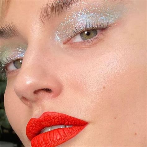 35 Glitter Eyeshadow Looks to Try, From Subtle to Super Sparkly