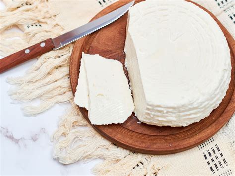 Panela: Popular Mexican Basket Cheese (Origin & Serving Guide)