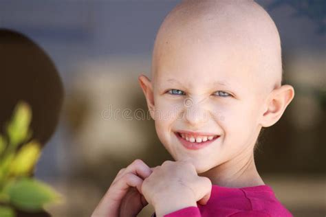 Enfant de Cancer photo stock. Image du malade, chimiothérapie - 34623150