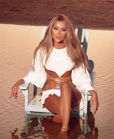 Maya Diab on Instagram: “In a #sunset state of mind 😍 #مايا_دياب #MayaDiab” in 2024 | Celebrity ...