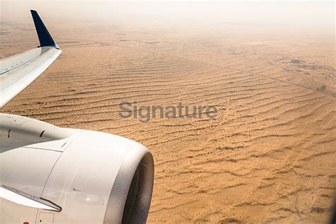 aerial view of the arabian desert 이미지 (639195596) - 게티이미지뱅크