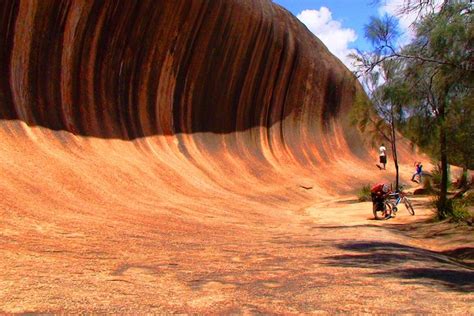 Discover Wave Rock: a very surprising rock formation in Australia ...