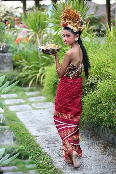 Balinese Girl Cultures Du Monde, World Cultures, We Are The World, People Around The World ...