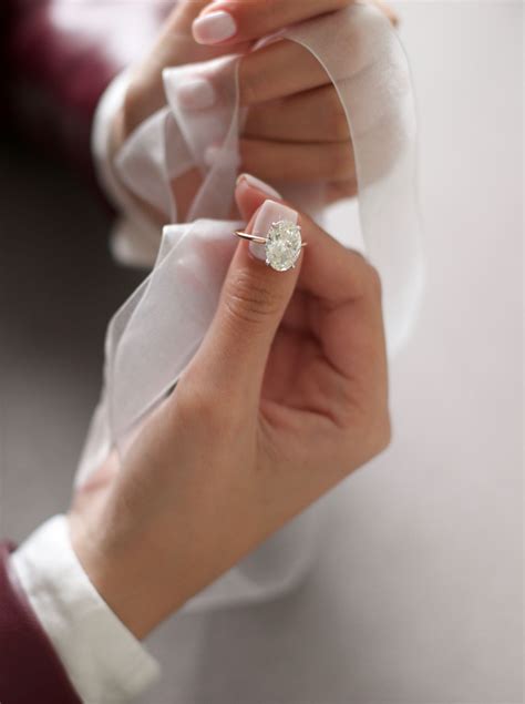 Hailey Bieber Wedding Ring - jenniemarieweddings