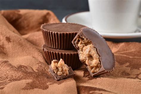 Mini Peanut Butter Cups | Lean and Green Recipes