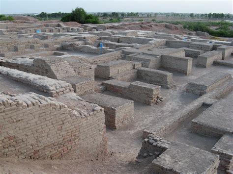 Mohenjo Daro Historical Facts and Pictures | The History Hub