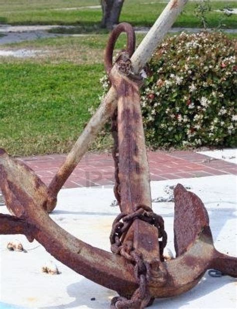 Old rusty ship's anchor | Ship anchor, Anchor, Pirate boats