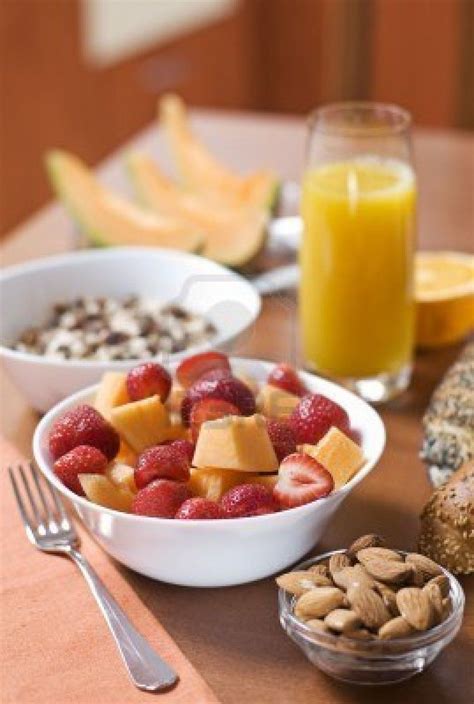 Healthy breakfast with fruit. | Desayuno, Desayunos saludables ...