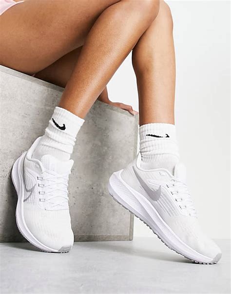 Nike Running Air Zoom Pegasus 39 trainers in white | ASOS