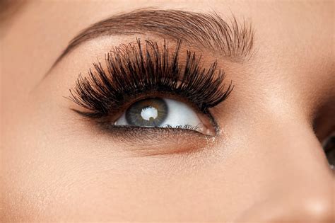 Lice in Lashes: Should you be Worried? | LiceDoctors