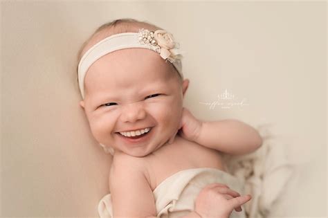 E se bebê tivesse dentes? Fotógrafa faz Photoshop em imagens de newborn - 23/07/2019 - UOL Universa