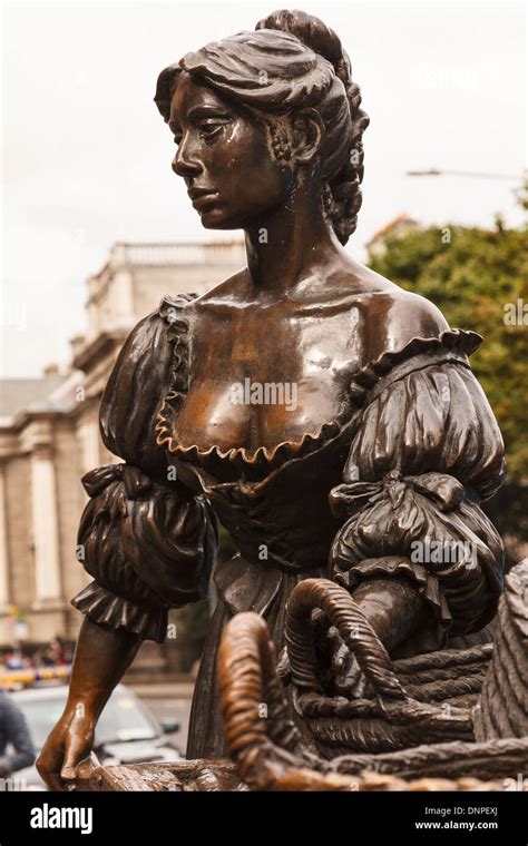 Molly Malone statue, Grafton street, Dublin, Ireland, Europe Stock ...