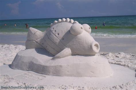 sand sculpture...artist Rick 'The Sandman' Mungeam | Sand art, Beach ...