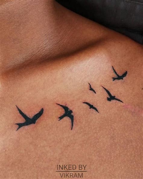 26 Awesome Small Bird Tattoo Models | Small tattoos for guys, Tattoos for guys, Bird tattoos for ...