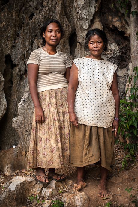 Tagbanua Women on Coron Island Indigenous Group, Indigenous Tribes ...