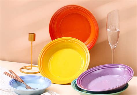 The Beauty of Colored Porcelain Dinnerware
