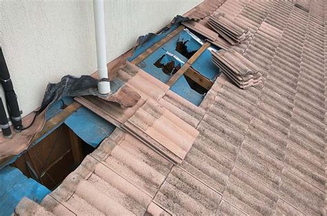 Roof Tile Replacement - The Roofman