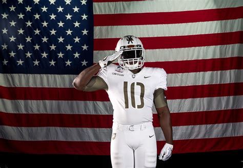 Army Unveils New Nike Uniforms for this Year’s Army-Navy Game (Photos) | FootBasket