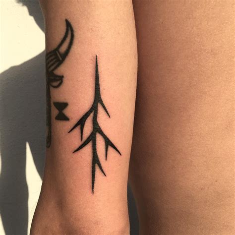 Black thorn tattoo by Agata Agataris - Tattoogrid.net