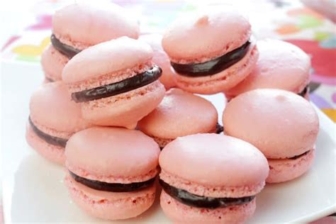 French Macarons - Simply Bakings